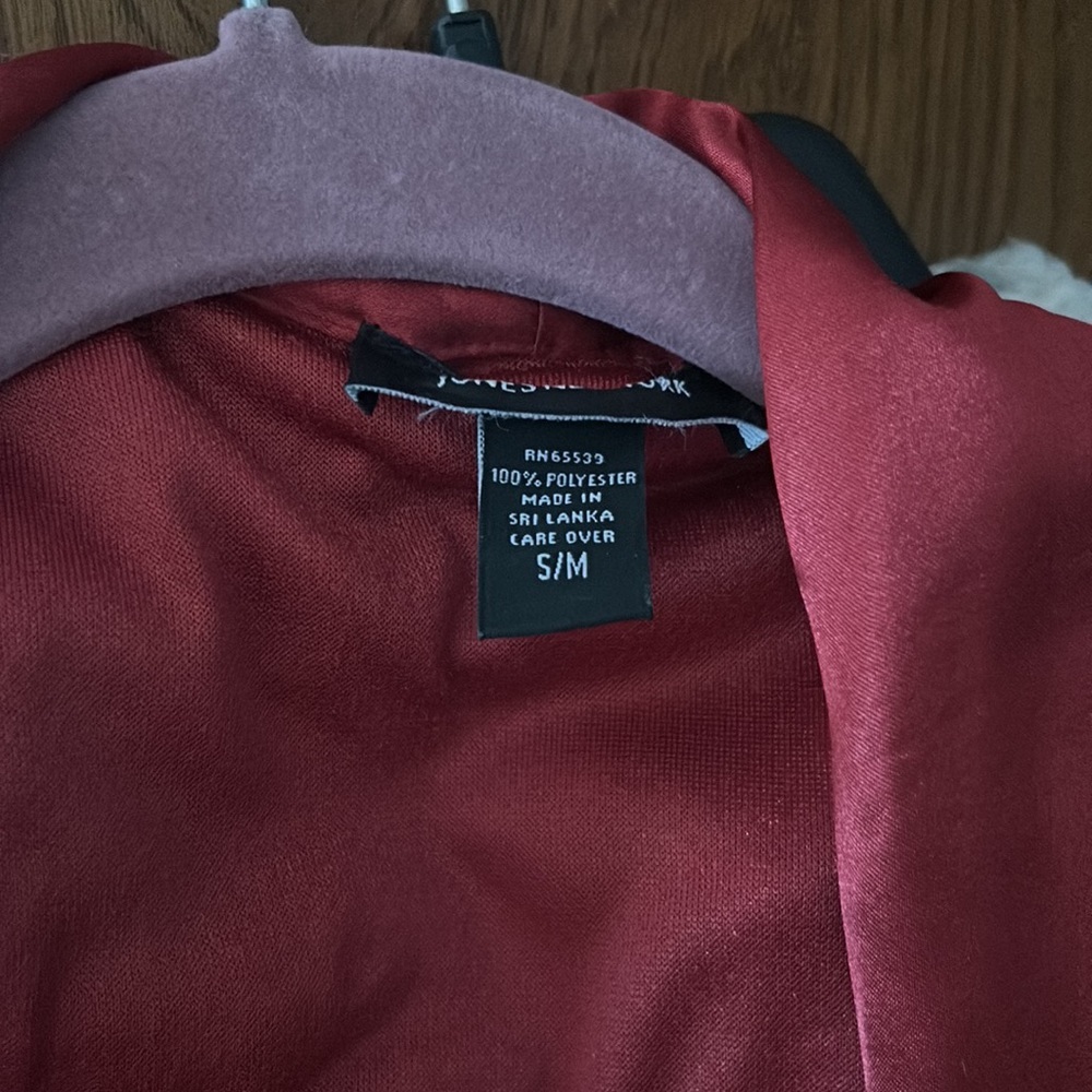 Red Satiny Robe - Picture 11 of 16